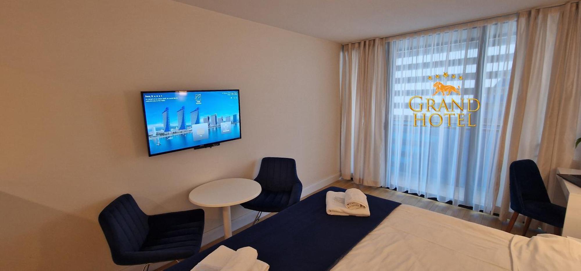 Grand Hotel ☆ Orbi City Batumi Esterno foto