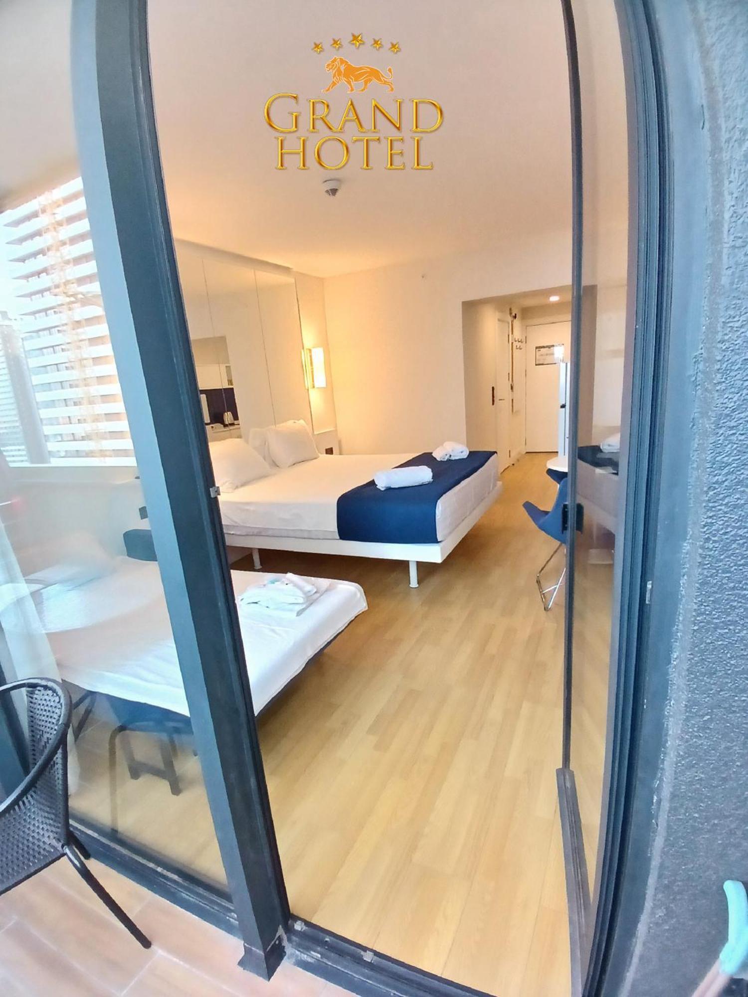 Grand Hotel ☆ Orbi City Batumi Esterno foto