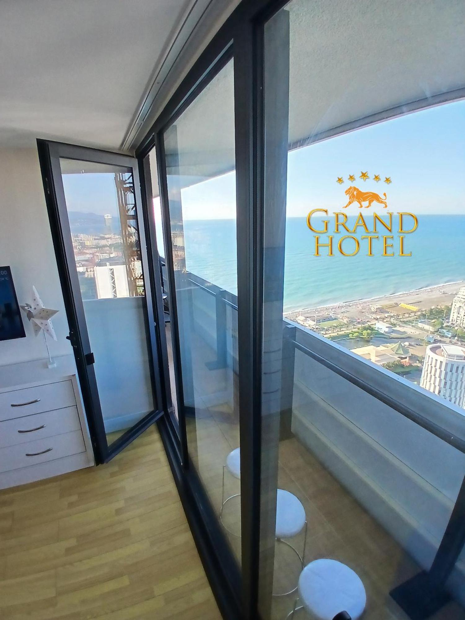 Grand Hotel ☆ Orbi City Batumi Esterno foto